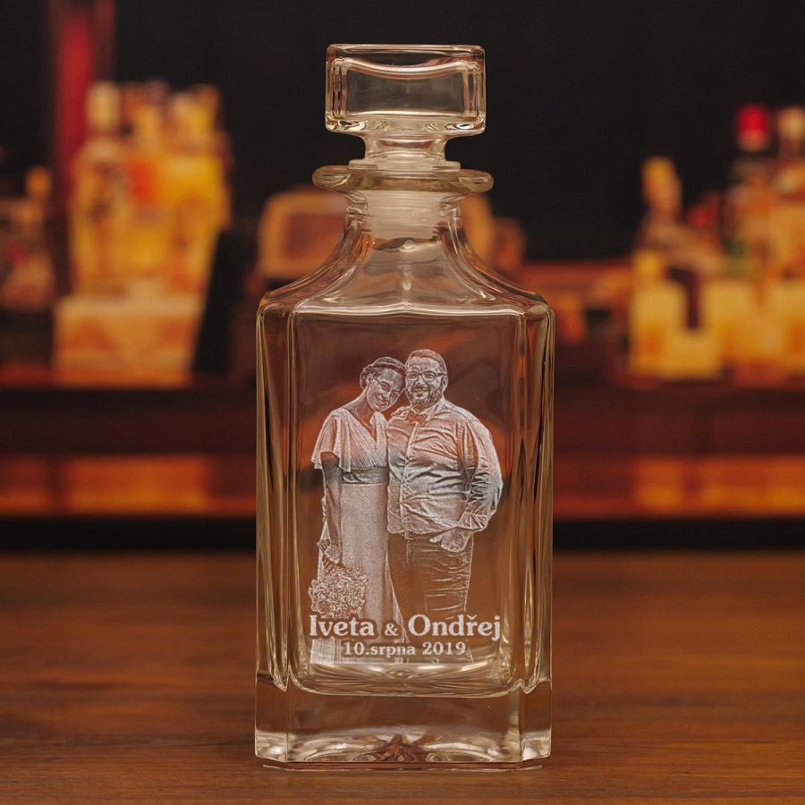Karafa s fotkou na přání